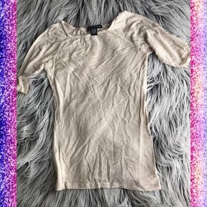 ❤️✂️2/$10 OR 5/$20✂️❤️ CREAM HALF SLEEVE TOP